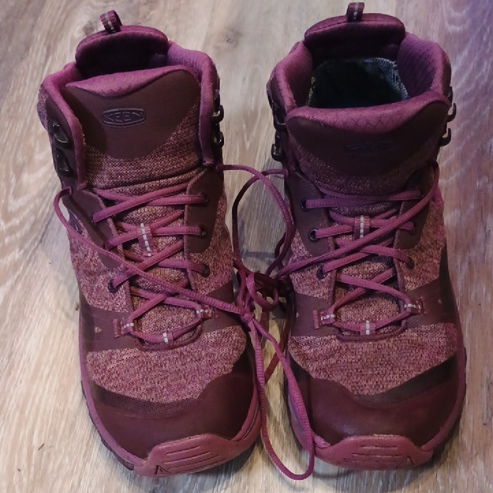 Keen Women's Athletic Shoes - Maroon